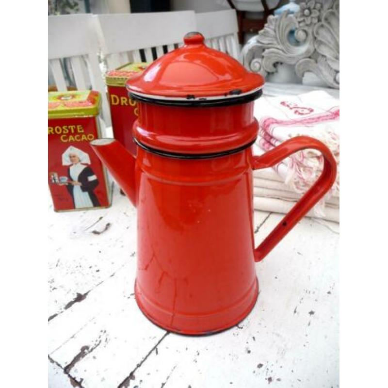 Rood emaille koffiepot met opzetfilter