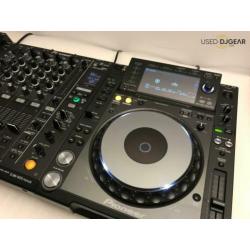 Pioneer CDJ-2000 Nexus (2x) & DJM-900 Nexus