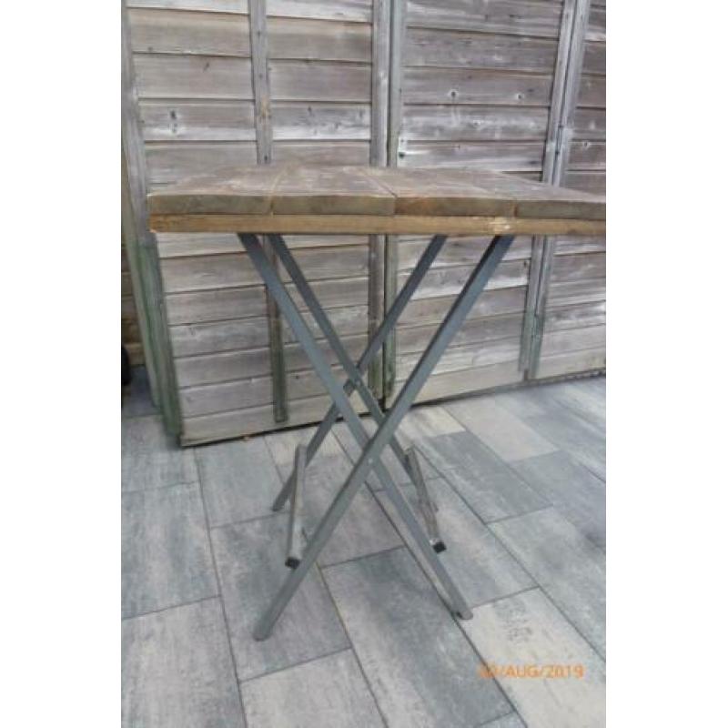 Statafel / Hangtafel van steigerhout €20,00