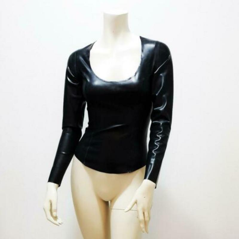 Latex top zwart sexy kinky trendy slank NIEUW mt. M: 48,-