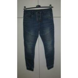 Mooie ZARA jog model jeans in maat 152.