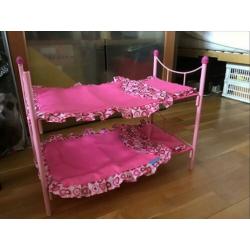 Roze stapelbed voor poppen