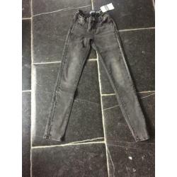 Geisha jeans, nieuw, grijs met stoer randje maat 170