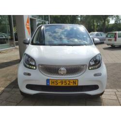 Smart Forfour 1.0 70PK PROXY COMFORT & COOL & MEDIA 5-DEURS