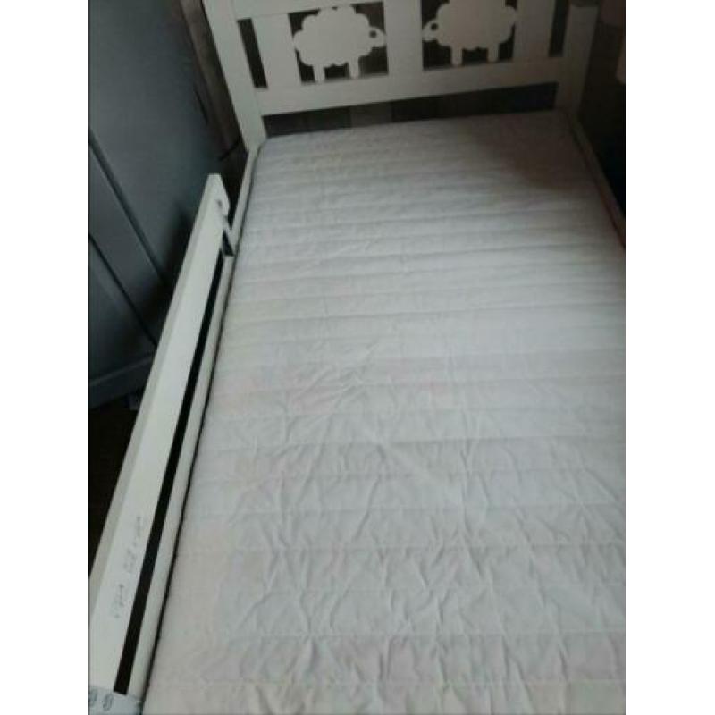 Kinderledikant IKEA 160x 70 inclusief matras