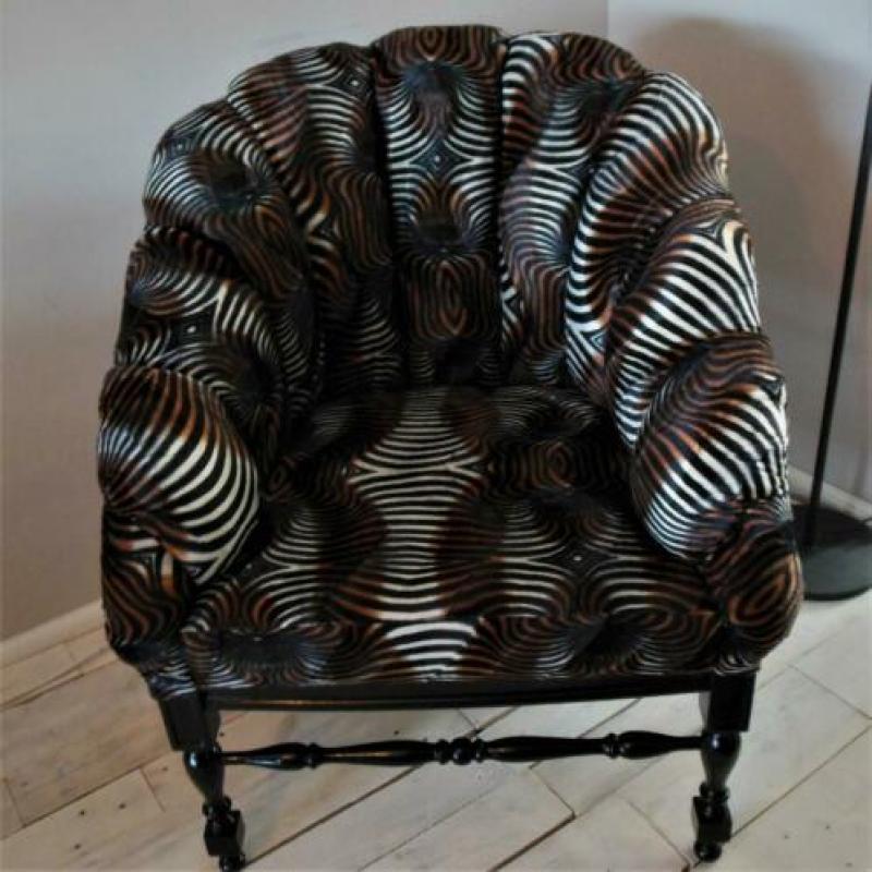 Unieke Antieke fauteuil in okapi animaldesign