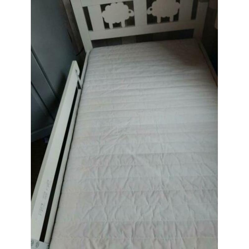 Kinderledikant IKEA 160x 70 inclusief matras