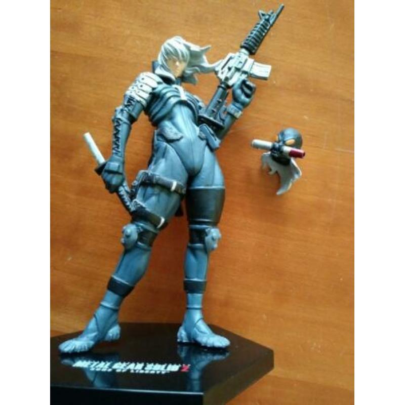 METAL GEAR SOLID 2 Pop RAIDEN Play Arts Kai