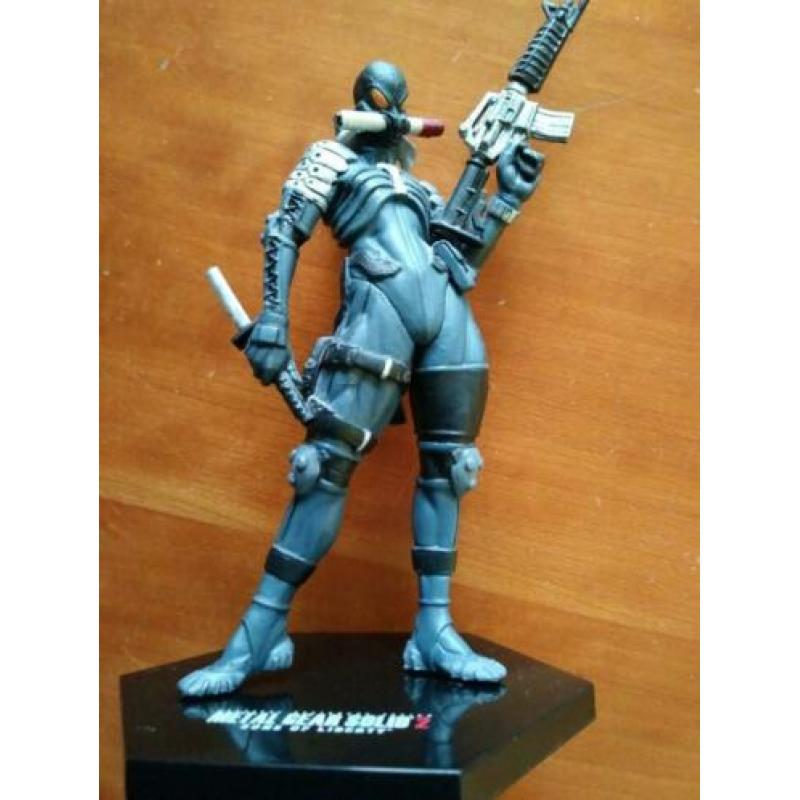 METAL GEAR SOLID 2 Pop RAIDEN Play Arts Kai