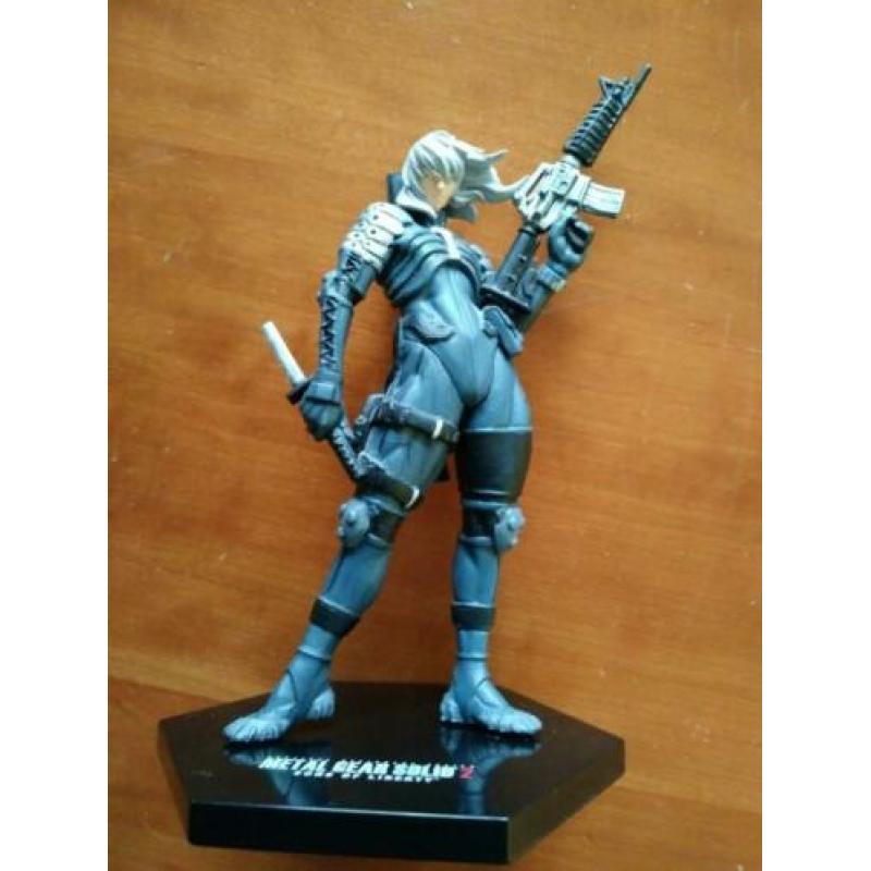 METAL GEAR SOLID 2 Pop RAIDEN Play Arts Kai