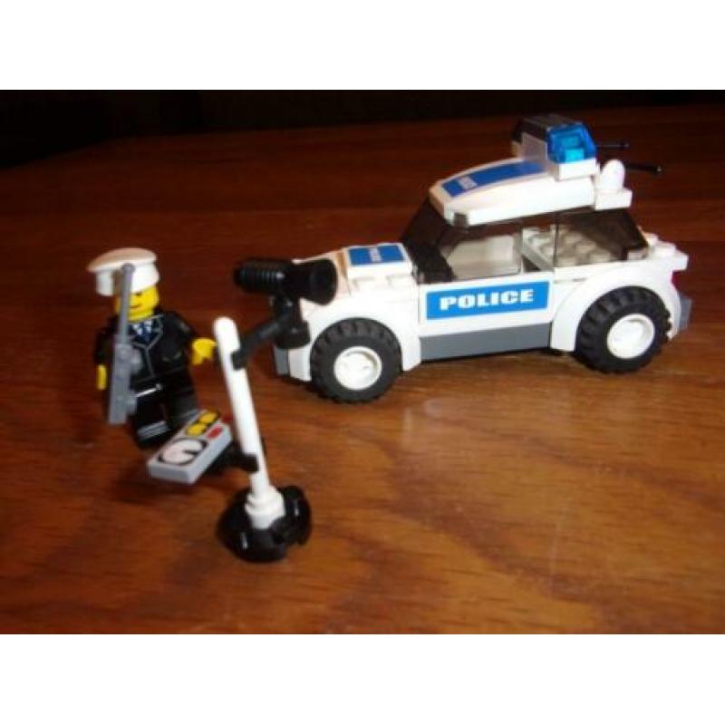 Lego Town 7236-2 Police Car , Blue Logo uit 2008 (2)