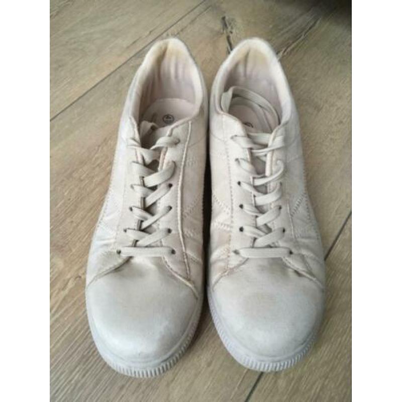 Beige gympen / sneakers, maat 41, suède imitatie