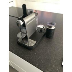 Krups Nespresso Koffiemachine + cappuccino opschuimer