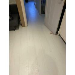 Ruim 6m2 wit laminaat van Quick Step