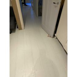 Ruim 6m2 wit laminaat van Quick Step